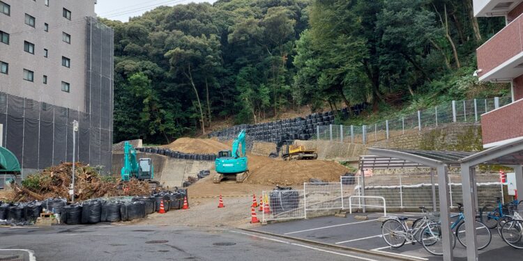 Powodzie i osunięcia ziemi w zachodniej Japonii